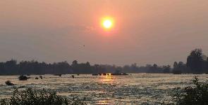 Sonnenuntergang über dem Mekong