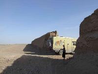 Auf dem Weg nach Westen müssen wir durch die Chinesische Mauer